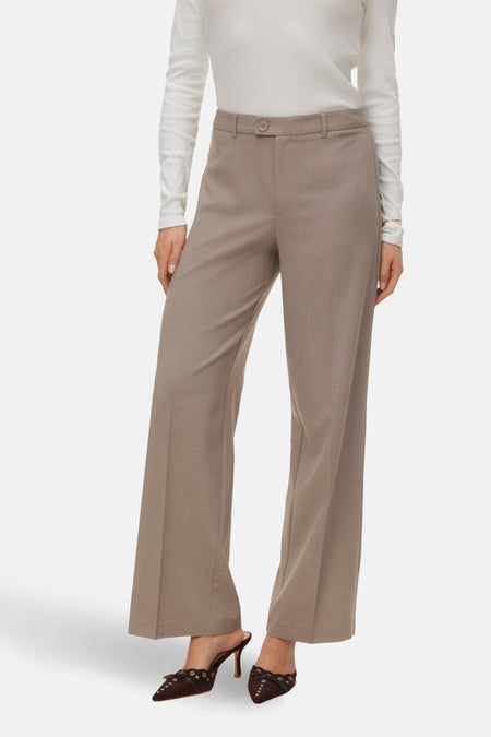 Grijze pantalon met lange mouwen top.