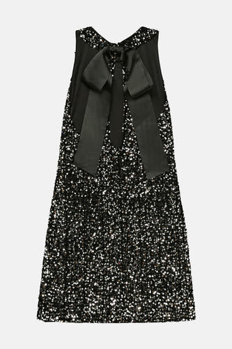 Robe noire sans manches de VERO MODA, parsemée de strass et avec une grande ceinture noire à l'arrière.