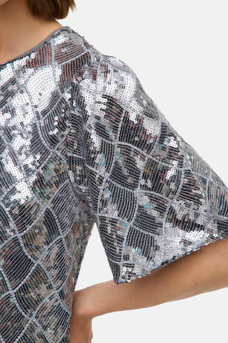 Robe en argent avec des manches courtes de VERO MODA, avec des strass dans un motif à carreaux, cropped.