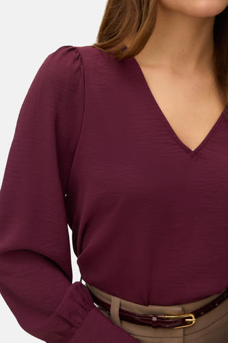 Blouse Bordeaux avec longues manches de VERO MODA, avec col en V et épaules plissées.