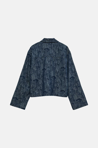 Manteau court bleu de VERO MODA avec un motif graphique.