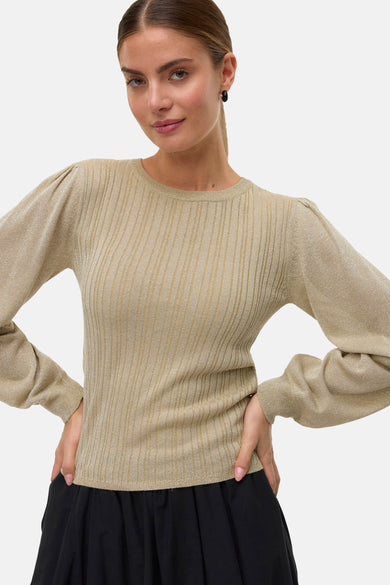 T-shirt vert avec col rond de VERO MODA, avec des manches longues et des subtiles paillettes.