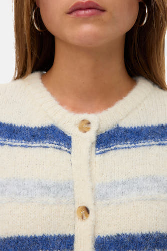 Veste multicolore de VERO MODA avec des rayures bleues et une fermeture à boutons.