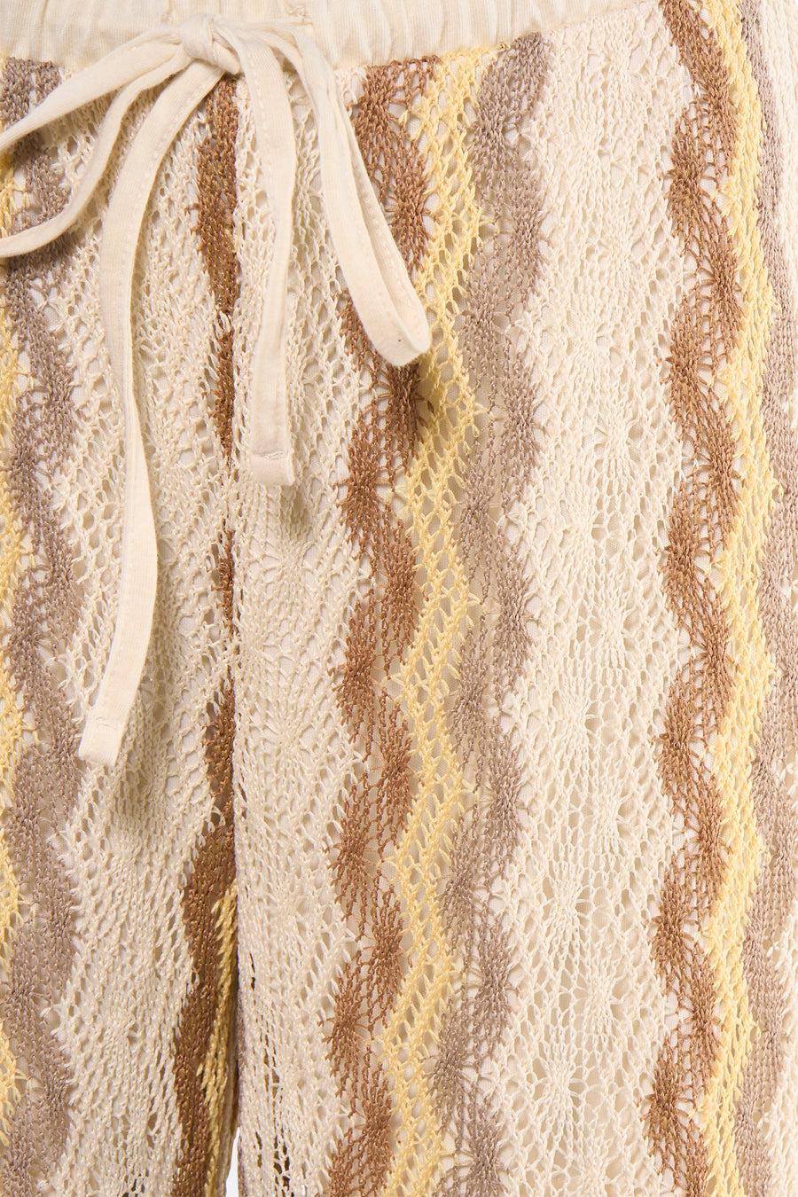 Pantalon en crochet multicolore de VERO MODA® avec rayures en zigzag et cordon de serrage.