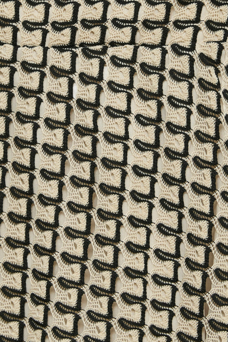 Multicolor gehaakte rok van VERO MODA® met een beige en zwart geometrisch open patroon.