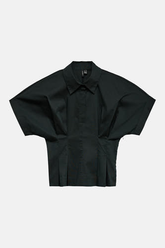 Chemisier noir à manches courtes de VERO MODA avec col polo et taille plissée.