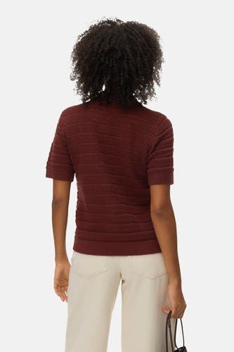 Gilet marron de VERO MODA, à manches courtes et à texture ajourée, vu de dos.