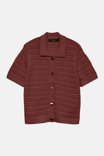 Gilet marron de VERO MODA avec manches courtes et une texture ajourée, fermé par des boutons.