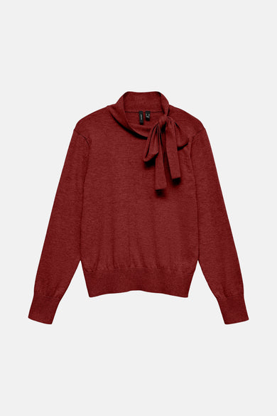 Pull rond col en de VERO MODA® avec longues manches et détail de côtes au col.