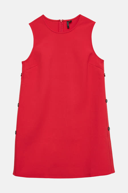 Jupe sans manches rouge de VERO MODA avec des détails de boutons sur les côtés et une fermeture éclair invisible.