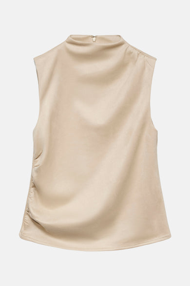 Blouse sans manches écru de VERO MODA® avec un col haut et un détail drapé sur le côté.