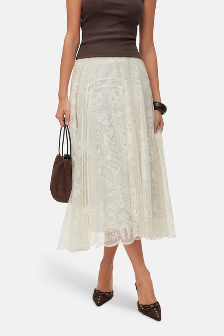 Jupe longue beige à bords de VERO MODA® avec un motif détaillé et un ourlet festonné.