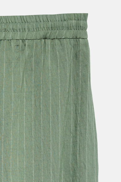 Pantalon coloré à rayures vertes de VERO MODA avec taille élastique et fines rayures blanches.