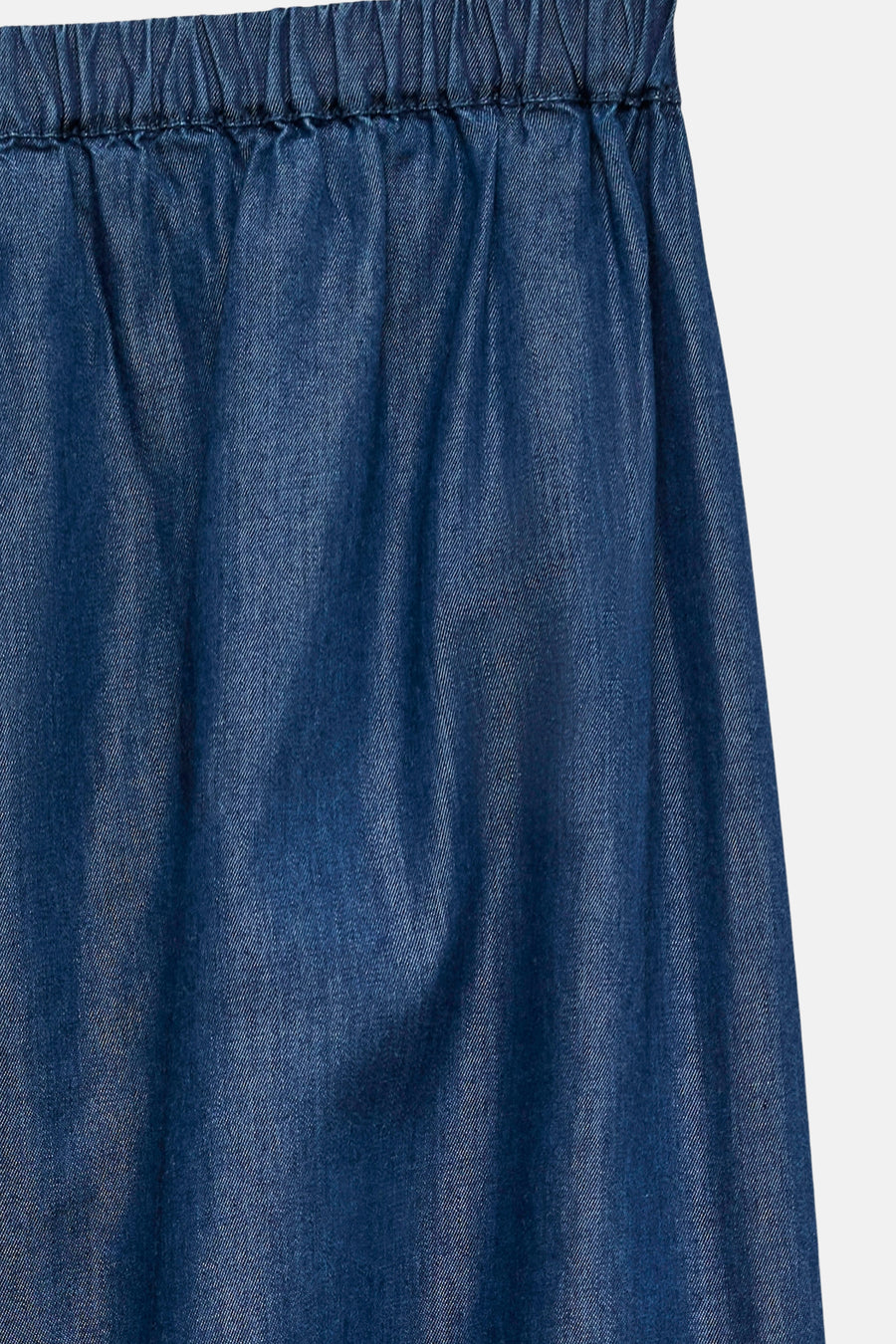 Pantalon bleu de VERO MODA avec taille élastique et texture subtile.