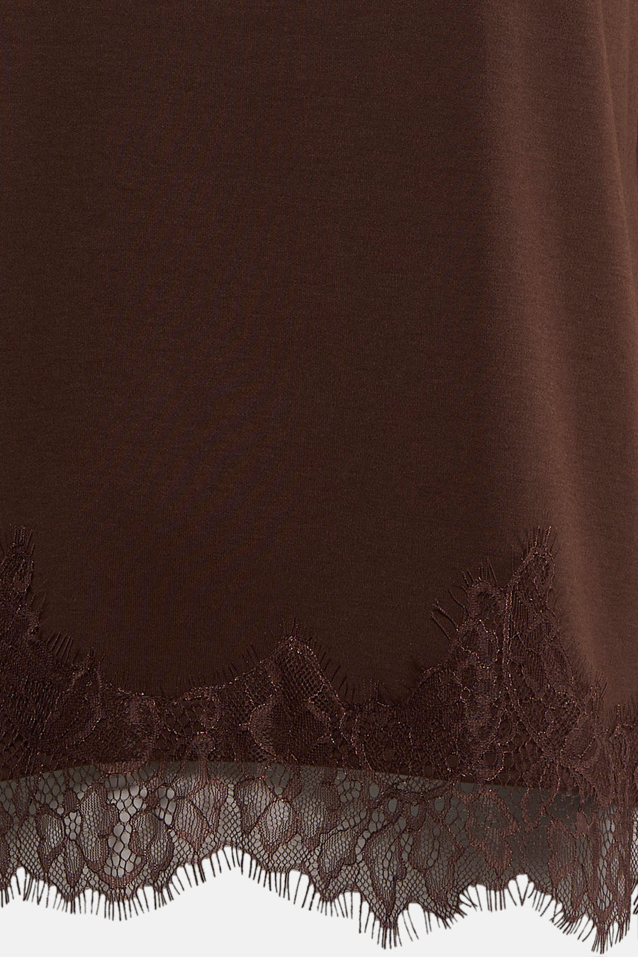 T-shirt marron de VERO MODA avec une finition en dentelle marron foncé à l'ourlet.