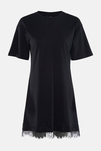 Robe courte noire à manches courtes de VERO MODA avec ourlet en dentelle.