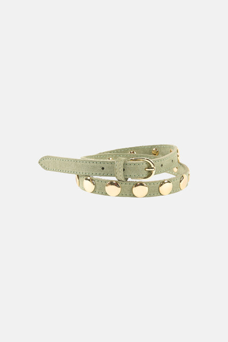 Ceinture verte Access® avec clous dorés et boucle dorée, courte.