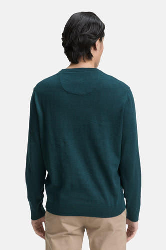 T-shirt vert de rond collet van TOM TAILOR, rugzijde, gecombineerd met een beige broek.