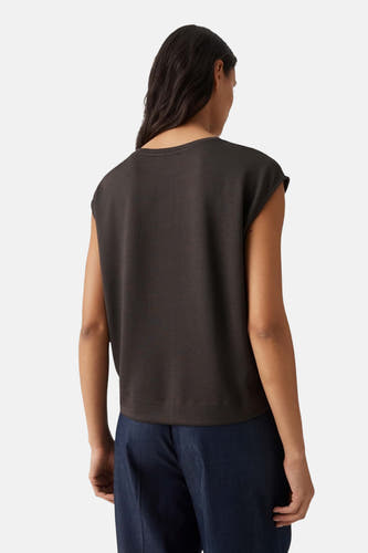 Bruine korte mouwen t-shirt van OPUS, achterzijde, gladde stof, model draagt donkerblauwe broek