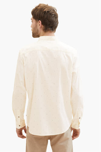 Chemise écru à manches longues de TOM TAILOR, avec une impression subtile et des boutons bruns.