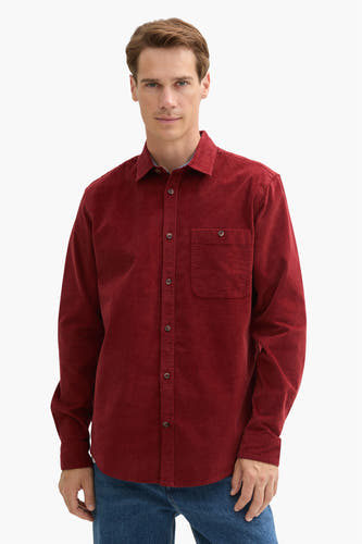 Chemise colorée à manches longues de TOM TAILOR, en corduroy avec une poche po poitrine.