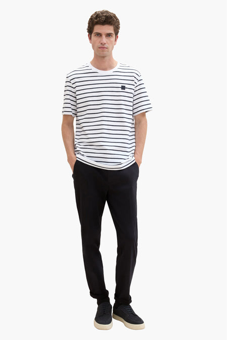Wit T-shirt met korte mouwen van TOM TAILOR, met een gestreept patroon en een klein logo op de borst.
