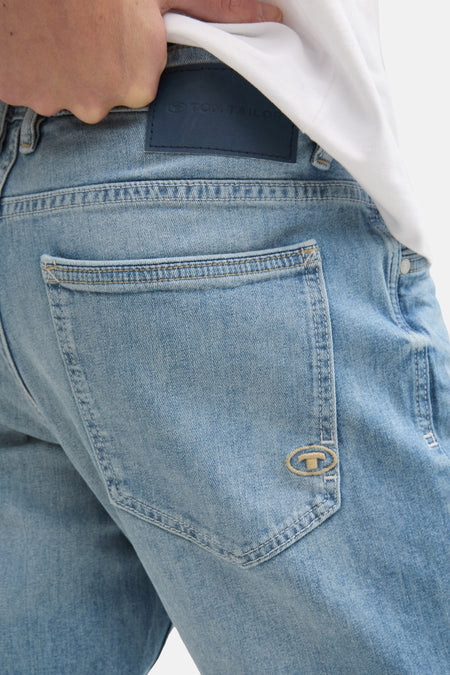 Short - light blue denim