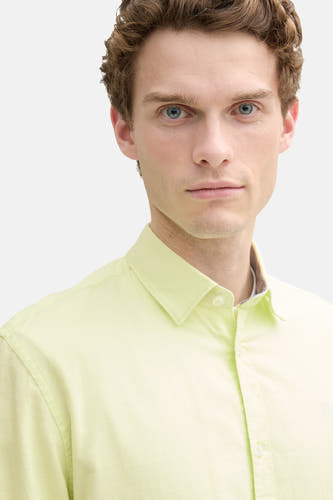 Chemise verte à manches longues de TOM TAILOR, tissu uni et col classique.
