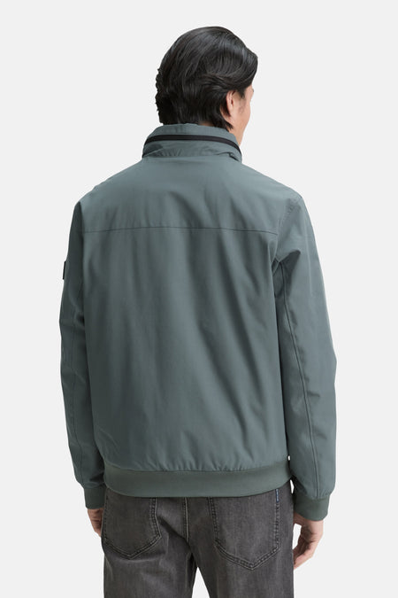 Veste blouson avec capuche rétractable
