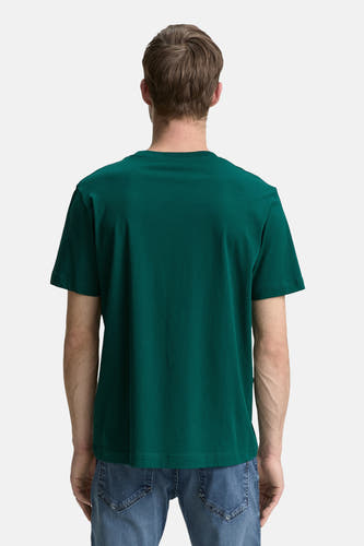 T-shirt vert de mantes courtes TOM TOM TOROR, vue arrière, porté avec un jean.