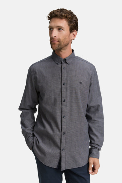 Blau,, longsleeve shirt van TOM TAILOR, met een subtiel patroon en knoopsluiting, gedragen met donkere broek.