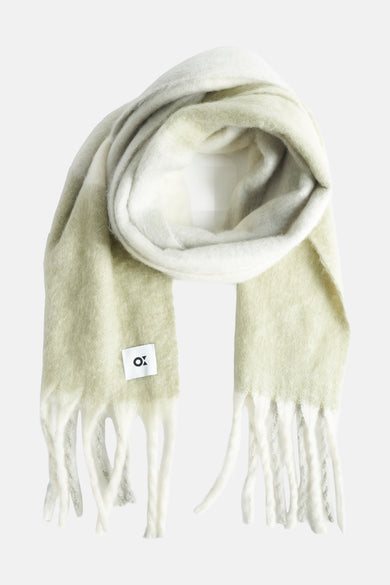 Manteau d'hiver vert OP OPUS, avec une texture dou dou et un petit label.