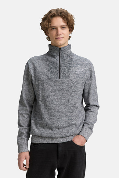 Sweat-shirt gris à col rond de TOM TAILOR, avec une fine texture et un court ourlet.