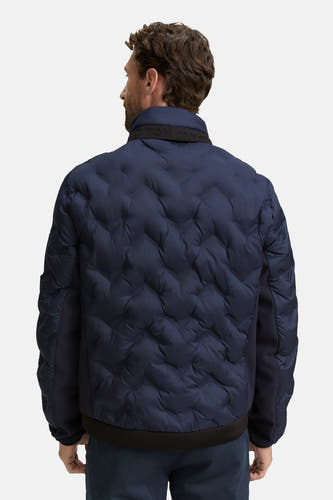 Blau,, courte veste de TOM TAILOR, avec un motif de visage effiloché et des accents sombres.