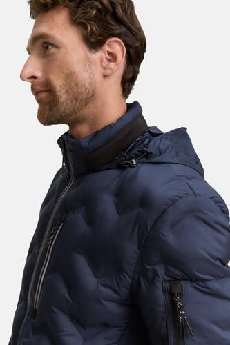 Manteau court bleu de TOM TAILOR avec capuchon et poche à fermeture éclair visible.