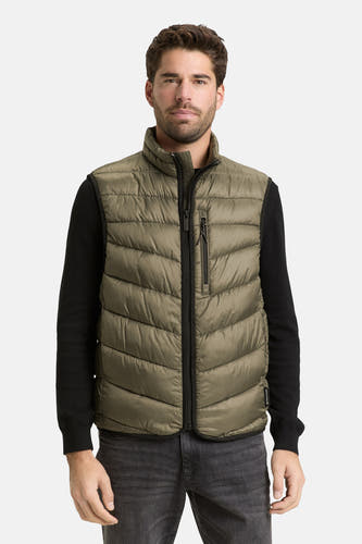 Gilet en kaki, de TOM TAILOR, avec un motif brodé, vu de derrière.