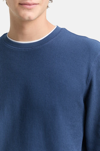T-shirt bleu avec col rond de TOM TAILOR, finement côtelé avec un col blanc.