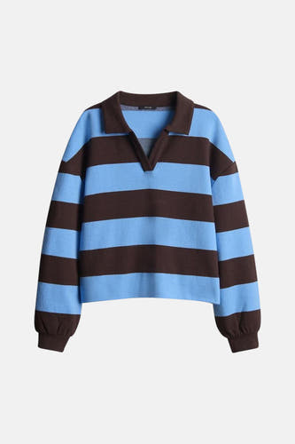 Pull multicolore à col en V d'OPUS, avec des rayures horizontales marron et bleues et des manches longues.