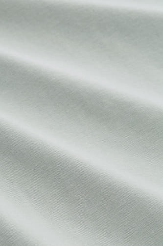 T-shirt vert à manches courtes de TOM TAILOR, avec une texture subtile et des plis doux.