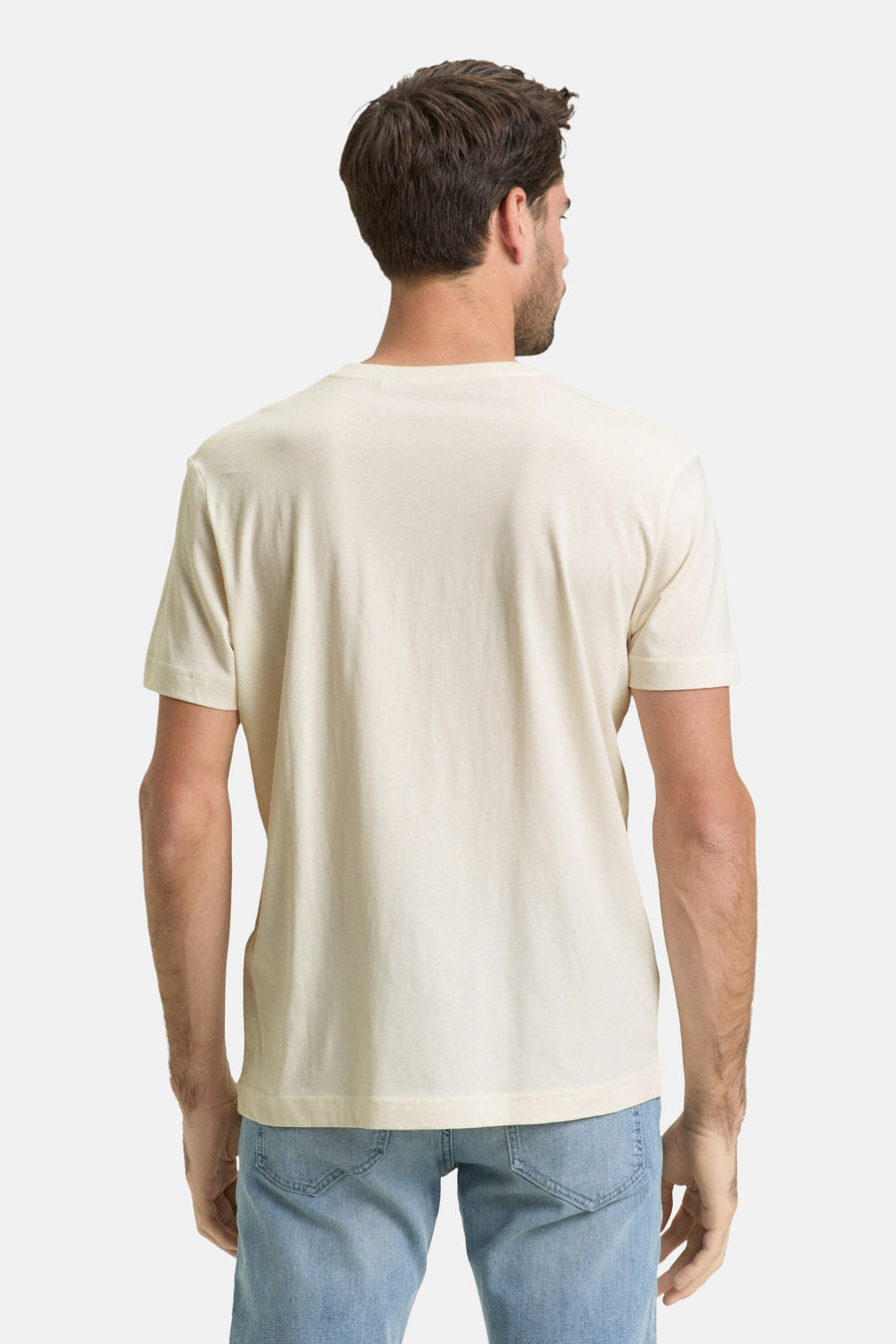 T-shirt blanc à manches courtes de TOM TAILOR, vu de dos, associé à un jean.
