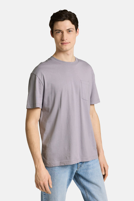 T-shirt à manches courtes violet de TOM TAILOR, vu de dos, associé à un jean.