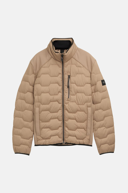 Beige gewatteerd jack met zwarte accenten.