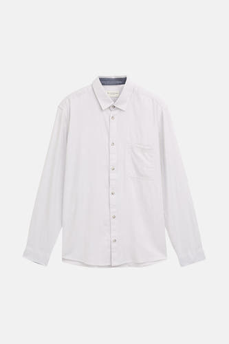 Chemise en lin écru à manches longues de Tom Tailor avec poche poitrine et fermeture à boutons.
