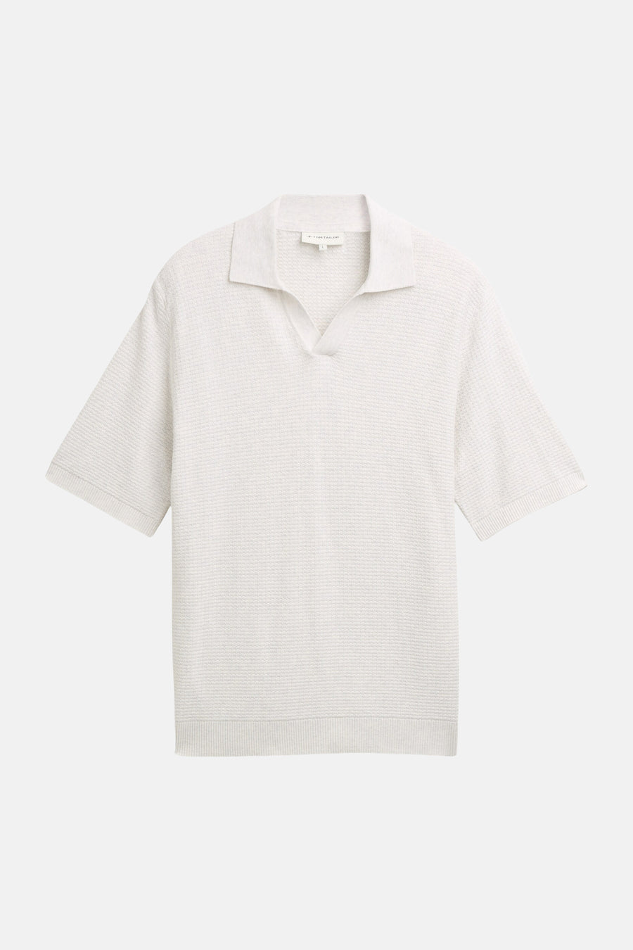 Polo écru à manches courtes de TOM TAILOR, avec une subtile structure gaufrée et un col ouvert.