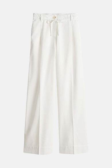 Pantalon écru OPUS à jambes larges, plis et cordon de serrage à la taille.