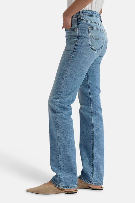 Rechte jeans van lichtblauw denim van Lee®, met subtiele stiksels en een klassieke pasvorm.

