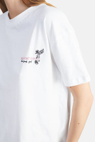 Wit T-shirt met korte mouwen van 24 colours, met kleine opdruk van een vaas met bloemen.