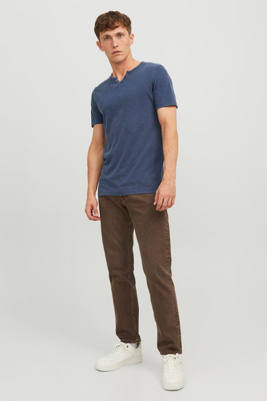 T-shirt bleu de PREMIUM BLUE par JACK & JONES, à manches courtes et avec des boutons au col.