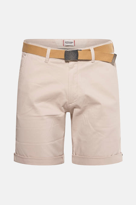 Short beige de JACK & JONES JEANS INTELLIGENCE, avec une ceine et un despipen pliées.