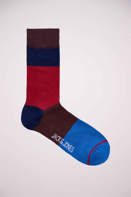 Chaussettes rayées de Jack & Jones en bleu, rouge et marron.